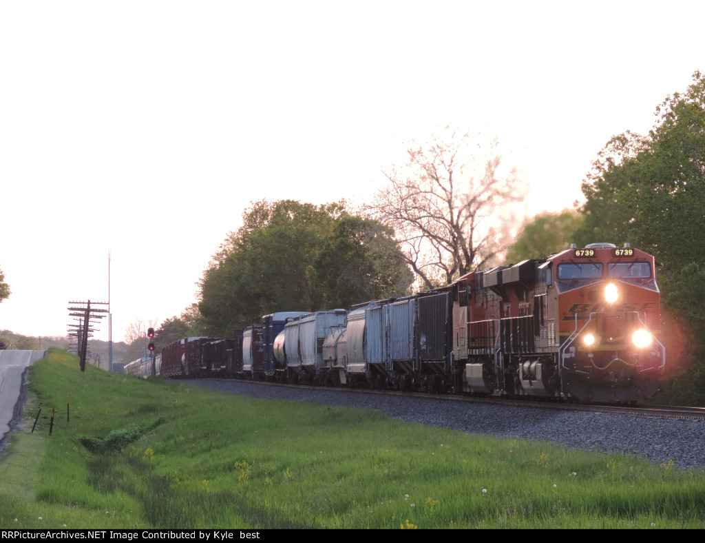 BNSF 6739 on 316